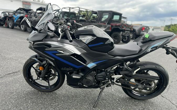 2025 Kawasaki Ninja 500 SE ABS