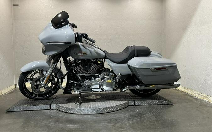 Harley-Davidson Street Glide® 2024 FLHX 84472672 BILLIARD GRAY