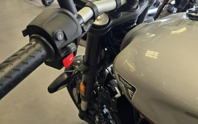 2027 Triumph Tracker 400 Black