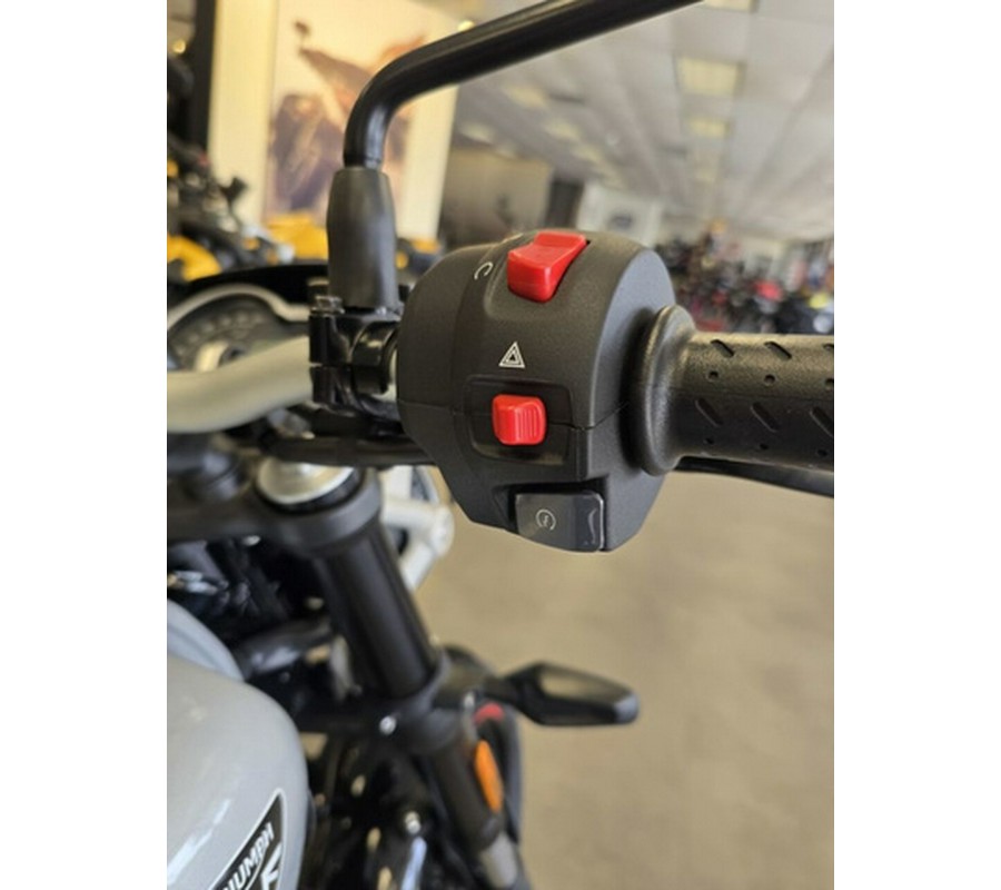 2027 Triumph Tracker 400 Black