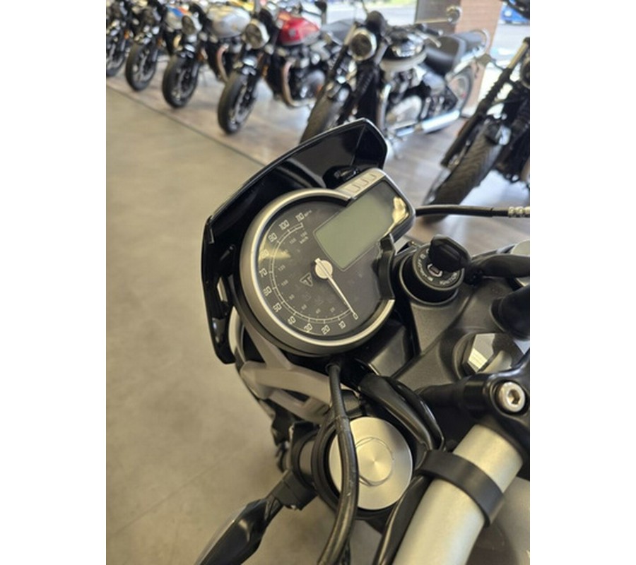 2027 Triumph Tracker 400 Black