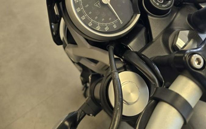 2027 Triumph Tracker 400 Black