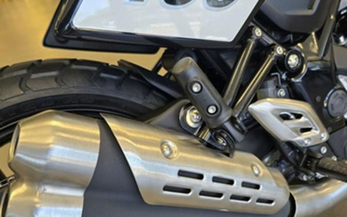 2027 Triumph Tracker 400 Black
