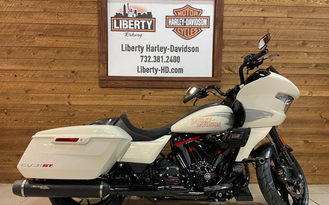 2024 Harley-Davidson® CVO™ Road Glide® ST Golden White Pearl FLTRXSTSE