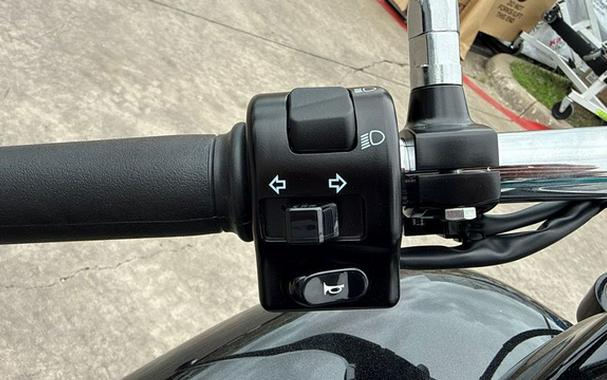 2026 Kawasaki Vulcan 900 Custom