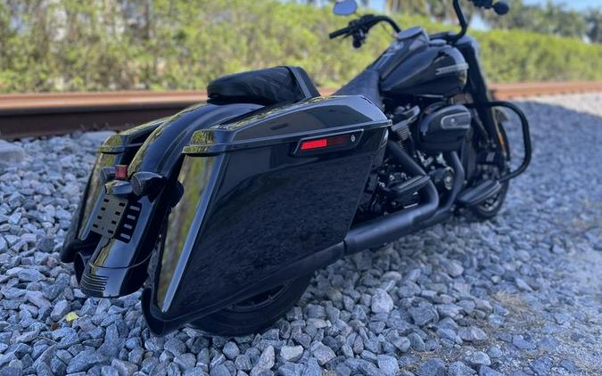 2018 Harley-Davidson® FLHRXS - Road King® Special