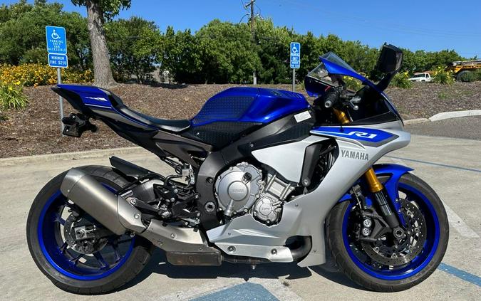 2015 Yamaha YZF-R1 CA