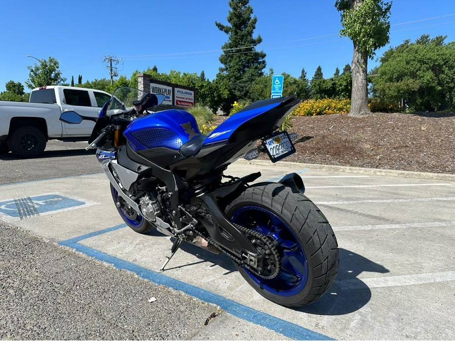 2015 Yamaha YZF-R1 CA