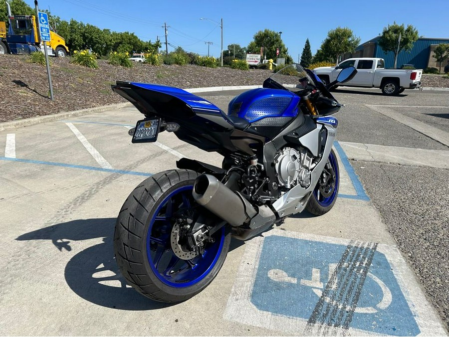 2015 Yamaha YZF-R1 CA