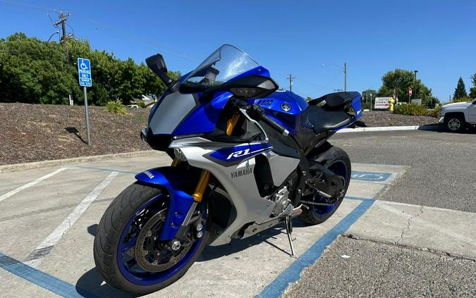 2015 Yamaha YZF-R1 CA