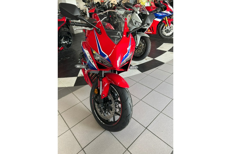 2026 CBR650R E-CLUTCH - Honda