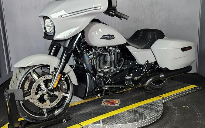 2024 Harley-Davidson Street Glide® FLHX BILLIARD GRAY