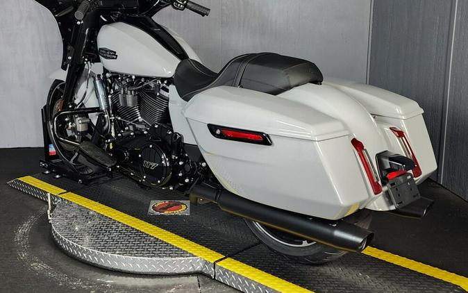 2024 Harley-Davidson Street Glide® FLHX BILLIARD GRAY