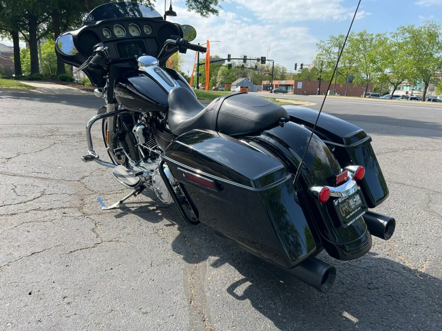 2019 FLHX Street Glide®