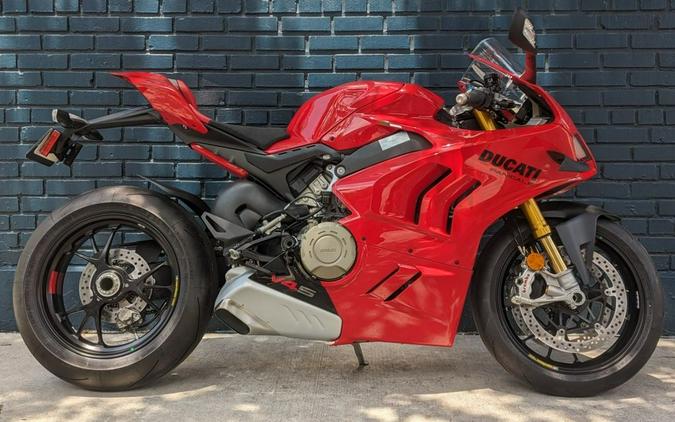 2023 Ducati Panigale V4 and V4 S First Look [7 Fast Facts]