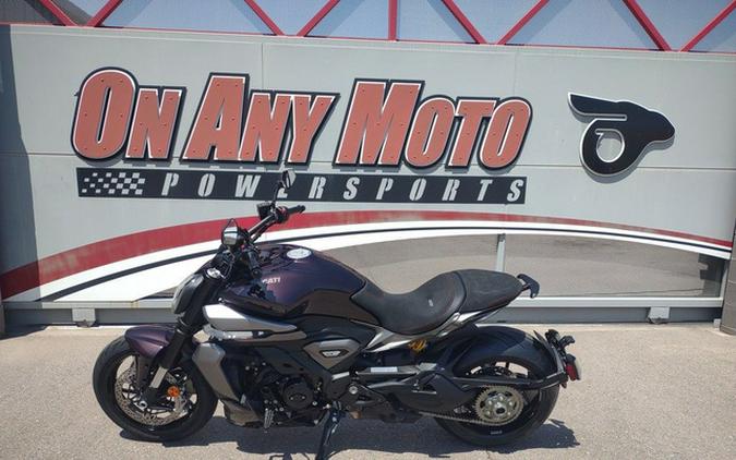 2026 Ducati XDiavel V4 Black Lava