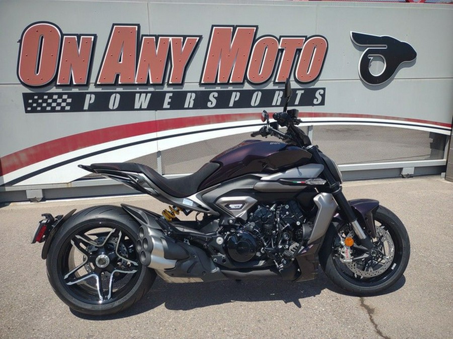 2026 Ducati XDiavel V4 Black Lava