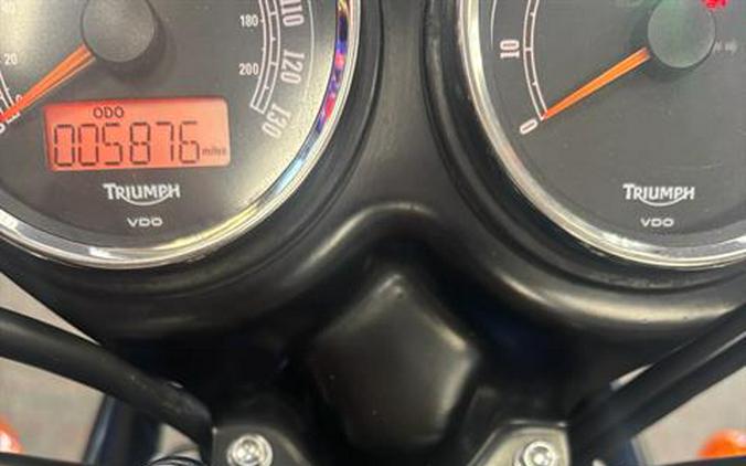 2015 Triumph Bonneville T214