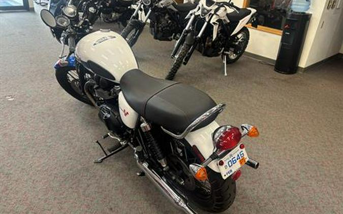 2015 Triumph Bonneville T214
