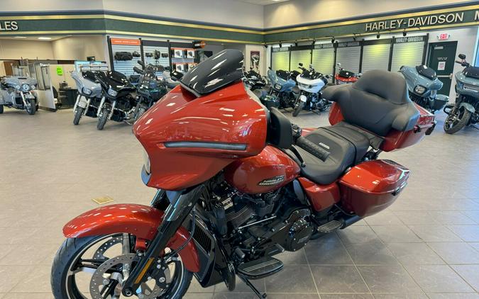 2024 Harley Davidson Street Glide Accessorized-Long Haul Package FLHX