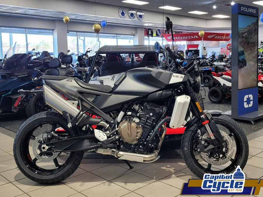 2025 Husqvarna® Svartpilen 801