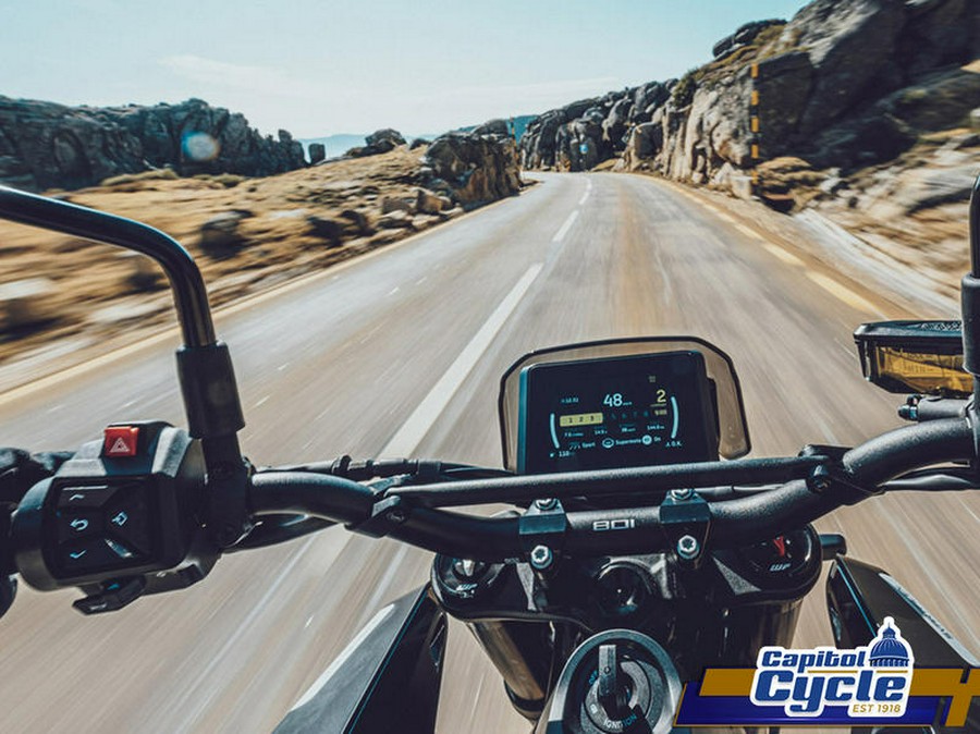 2025 Husqvarna® Svartpilen 801