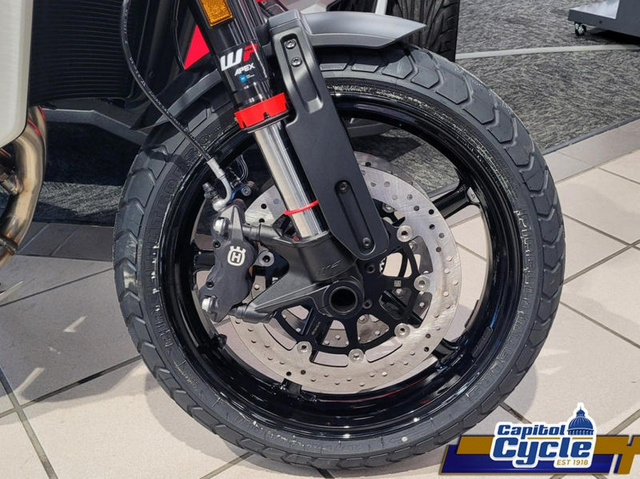 2025 Husqvarna® Svartpilen 801