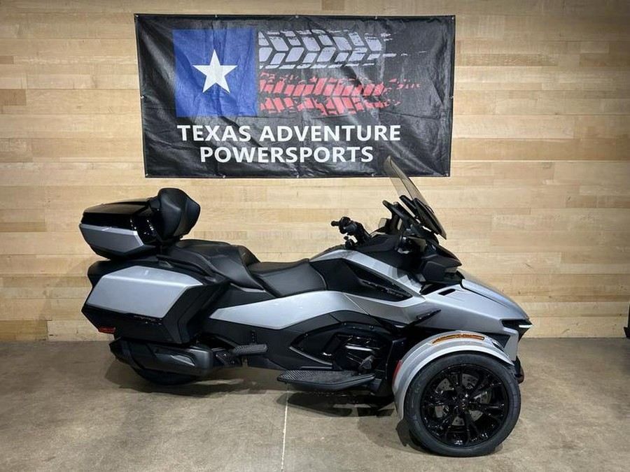 2023 Can-Am® Spyder RT Limited Dark Wheels