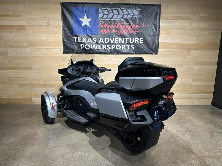 2023 Can-Am® Spyder RT Limited Dark Wheels