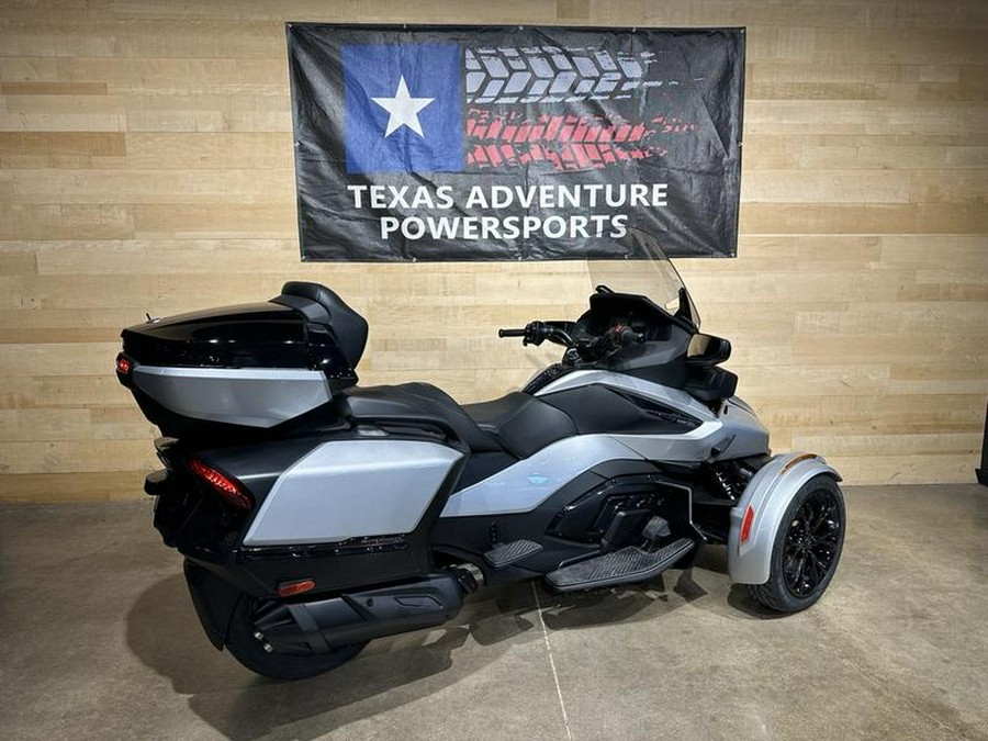 2023 Can-Am® Spyder RT Limited Dark Wheels