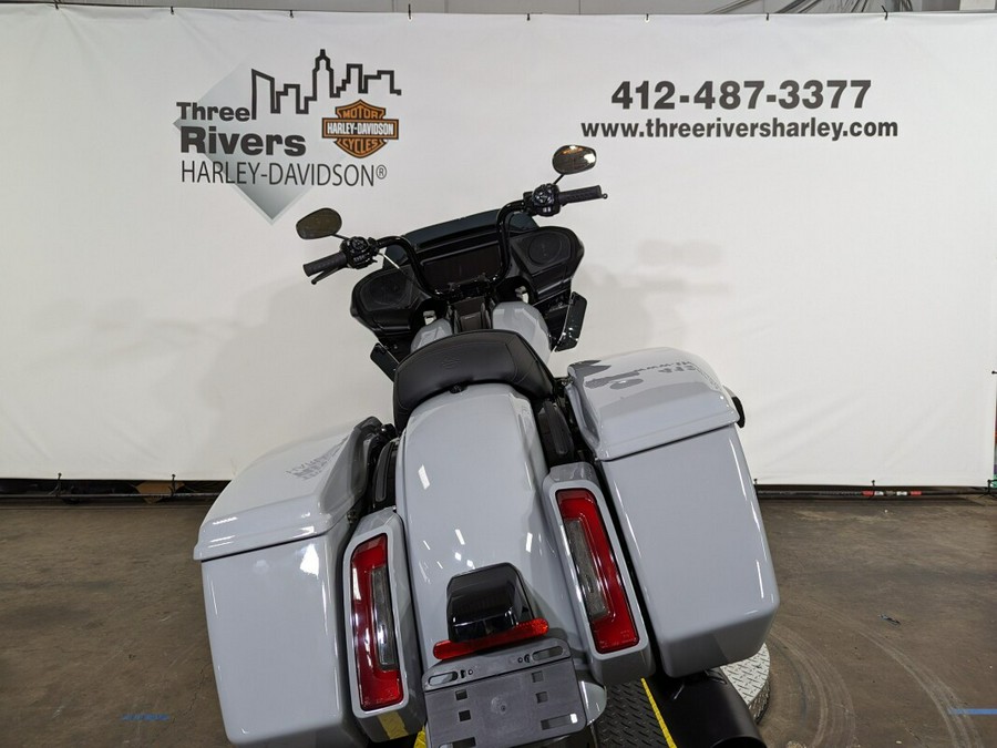 2024 Harley-Davidson Road Glide® Billiard Gray – Black Finish