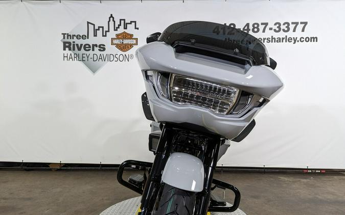 2024 Harley-Davidson Road Glide® Billiard Gray – Black Finish