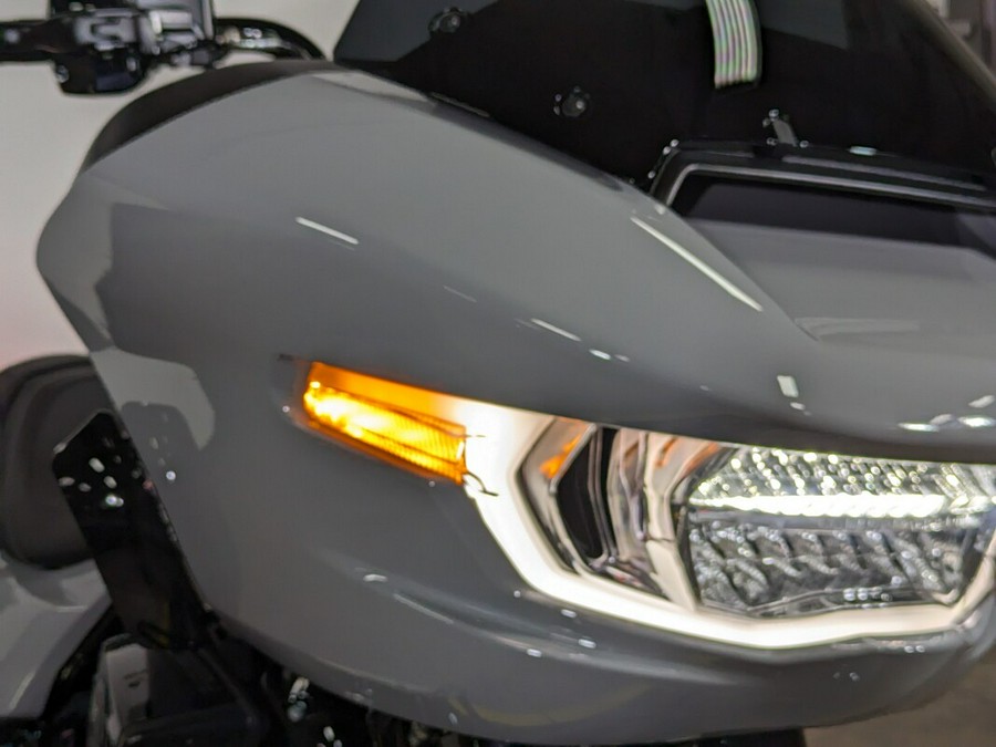 2024 Harley-Davidson Road Glide® Billiard Gray – Black Finish