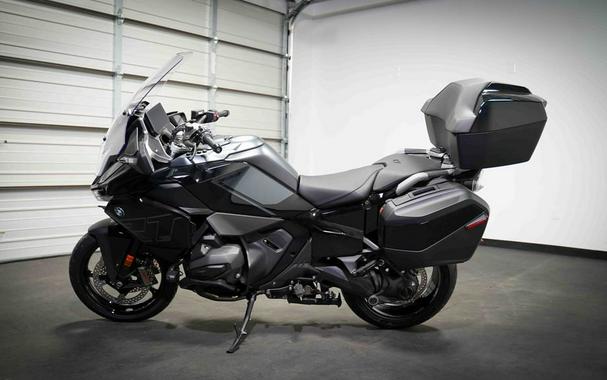 2026 BMW R 1300 RT Triple Black
