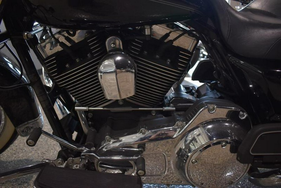 2010 Harley-Davidson® FLHRC - Road King® Classic