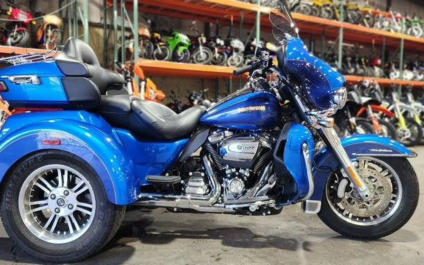 2017 Harley-Davidson® FLHTCUTG - Tri Glide® Ultra