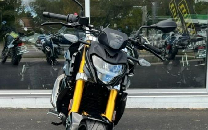 2024 BMW G 310 R Triple Black