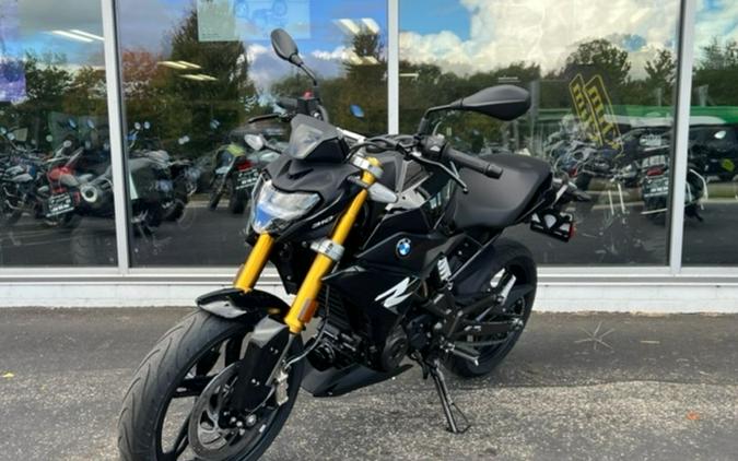 2024 BMW G 310 R Triple Black