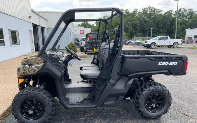 2023 Can-Am™ Defender DPS HD9