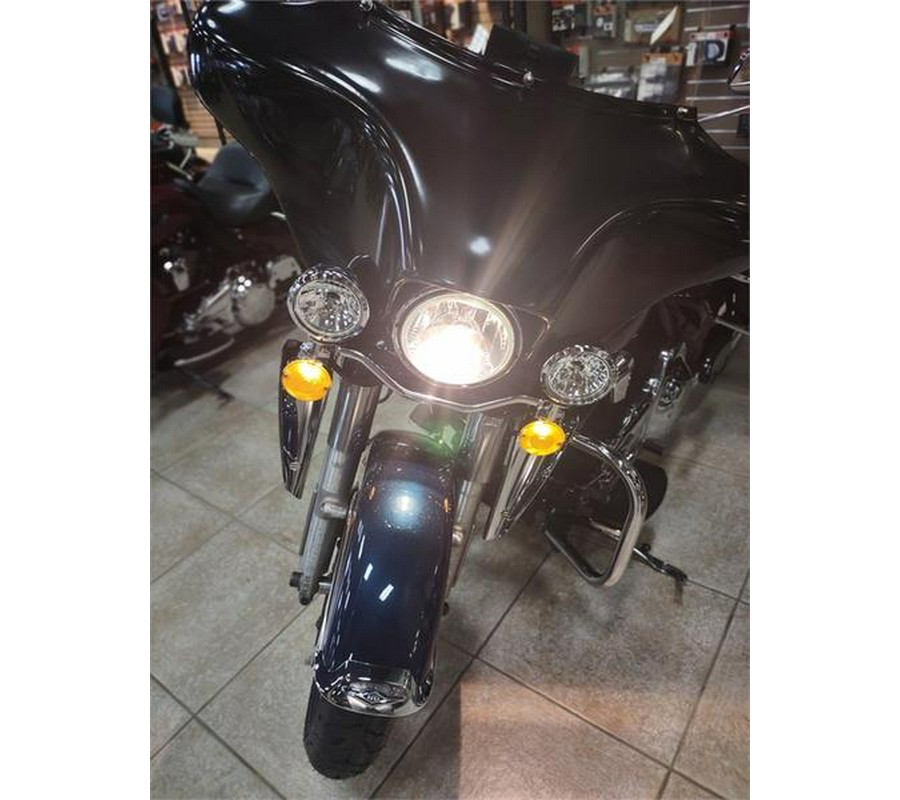2016 Harley-Davidson® FLHR - Road King®
