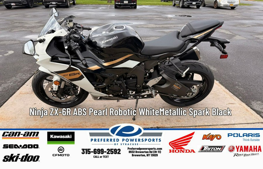 2026 Ninja ZX-6R Pearl Robotic White/Metallic Spark Black - Kawasaki