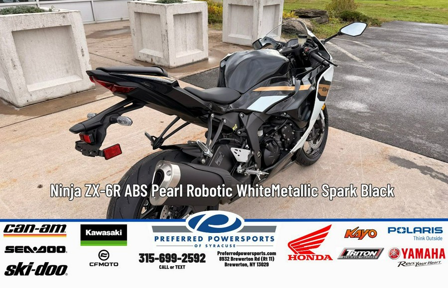 2026 Ninja ZX-6R Pearl Robotic White/Metallic Spark Black - Kawasaki