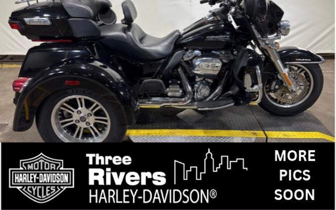 2021 Harley-Davidson Tri Glide Ultra Vivid Black