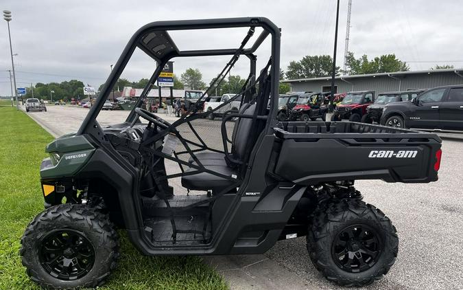 2024 Can-Am® Defender DPS HD7 Tundra Green