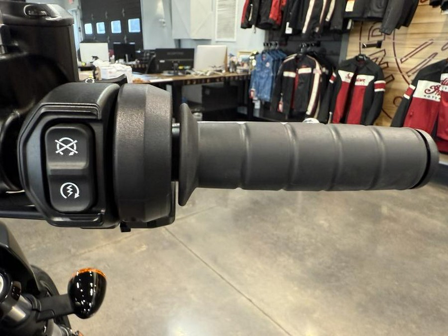 2025 Indian Motorcycle® Sport Scout® Sixty Limited Black Smoke