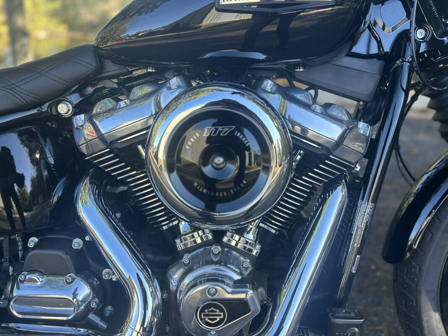 FXBB 2025 Street Bob™