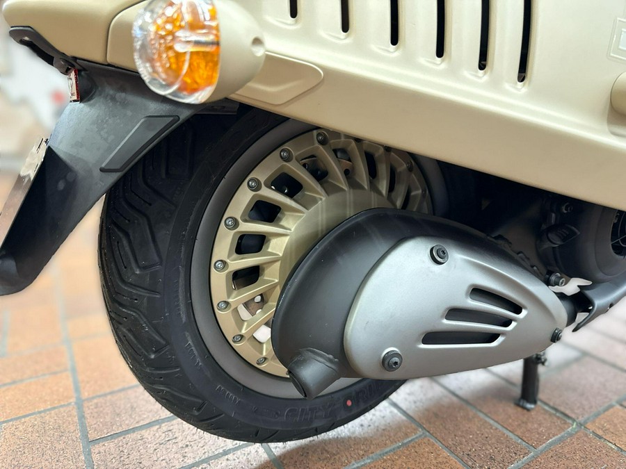 2024 Vespa 946 DRAGON 150