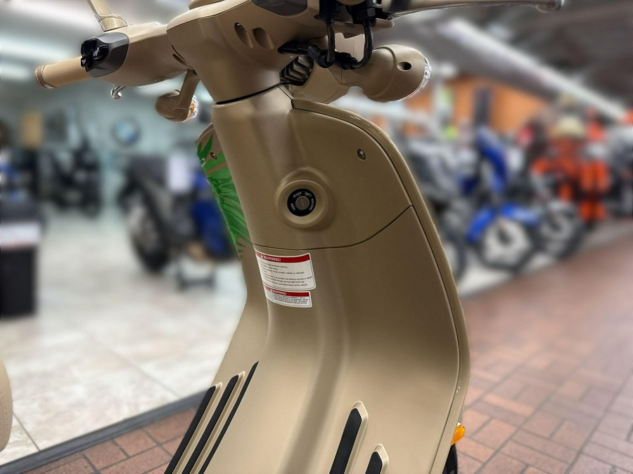 2024 Vespa 946 DRAGON 150