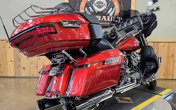 2014 Harley-Davidson® FLHTCU - Electra Glide® Ultra Classic®