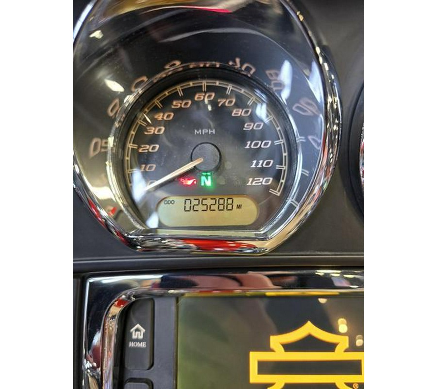 2014 Harley-Davidson® FLHTCU - Electra Glide® Ultra Classic®